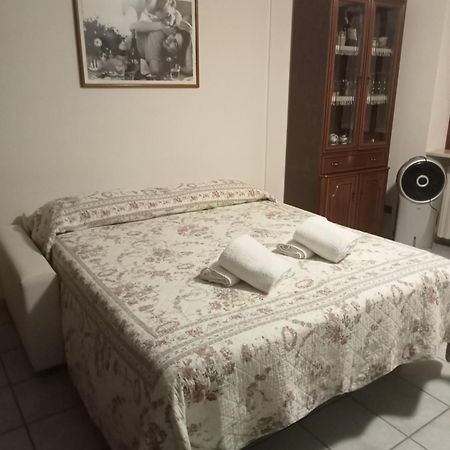 Locazione Turistica Isabella Lägenhet Castelnuovo del Garda Exteriör bild