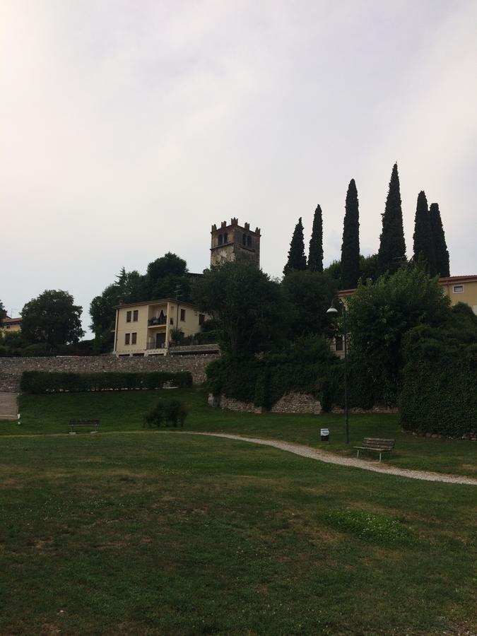 Locazione Turistica Isabella Lägenhet Castelnuovo del Garda Exteriör bild